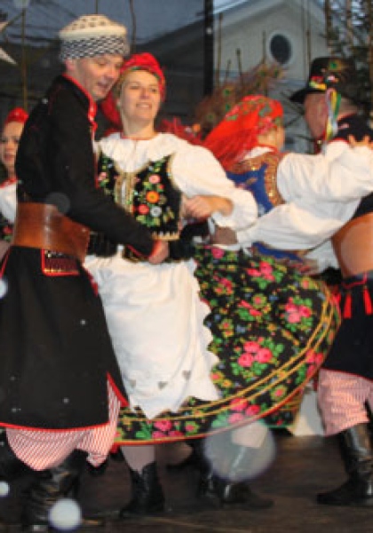 Zespół Regionalny Mogilanie na jarmarku bożonarodzeniowym